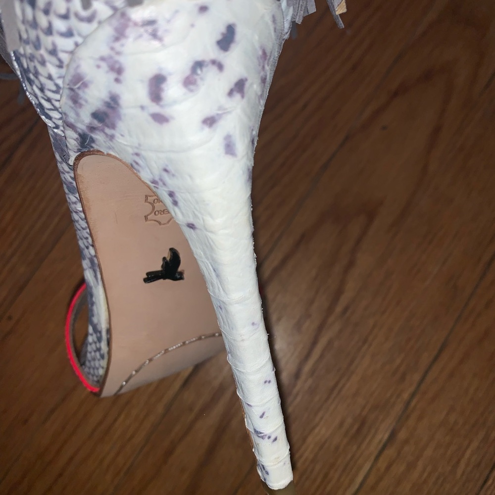 Emily B. Taina Natural Gray Snake Print Coral Fringe Sandal Size 9 - Picture 3 of 3
